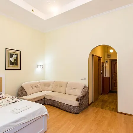 біля дзиги сучасна на вулиці вірменській 35 * Leópolis