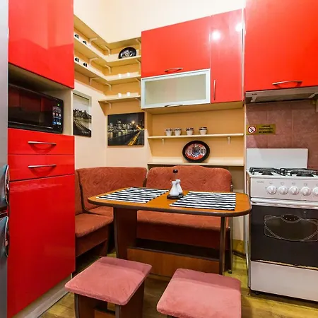 біля дзиги сучасна на вулиці вірменській 35