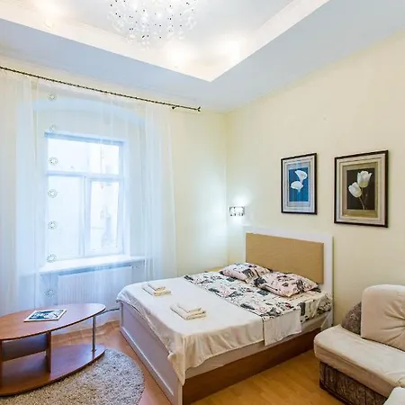 біля дзиги сучасна на вулиці вірменській 35 * Lviv