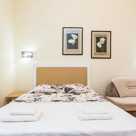 біля дзиги сучасна на вулиці вірменській 35