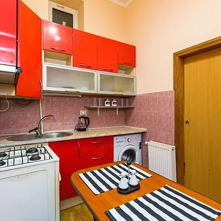 біля дзиги сучасна на вулиці вірменській 35 * Lviv