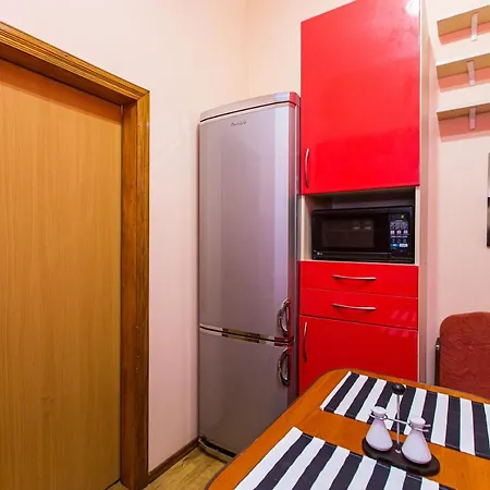 Апартаменти на вірменській 35 *