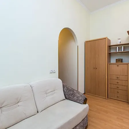 біля дзиги сучасна на вулиці вірменській 35