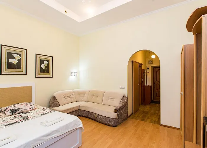 біля дзиги сучасна на вулиці вірменській 35 * Lviv