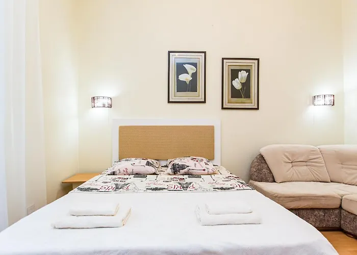 біля дзиги сучасна на вулиці вірменській 35