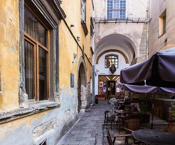 アパート біля дзиги сучасна на вулиці вірменській 35