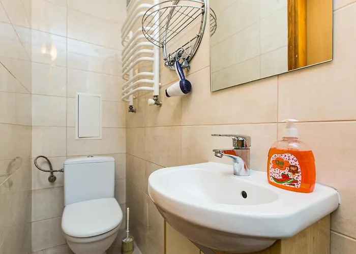 アパート біля дзиги сучасна на вулиці вірменській 35 リヴィウ