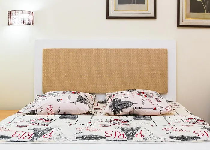 біля дзиги сучасна на вулиці вірменській 35 アパート *