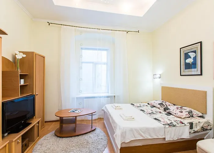 біля дзиги сучасна на вулиці вірменській 35 * Lviv